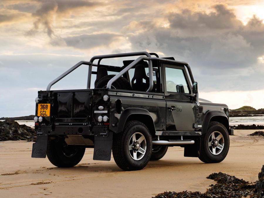  Land Rover Defender 90 SVX RHD 2008 года  (фото 5 из 17)